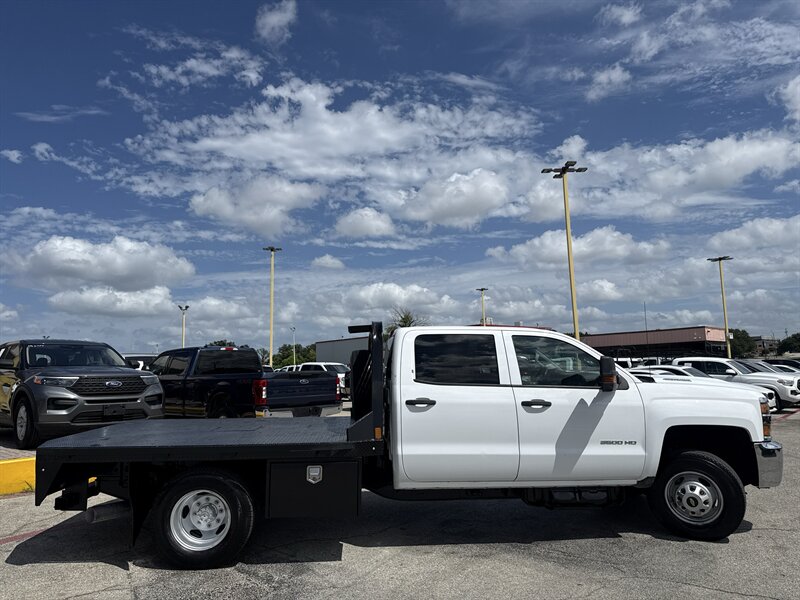 2018 Chevrolet Silverado 3500HD CC Work Truck - Photo 4 - Arlington, TX 76011