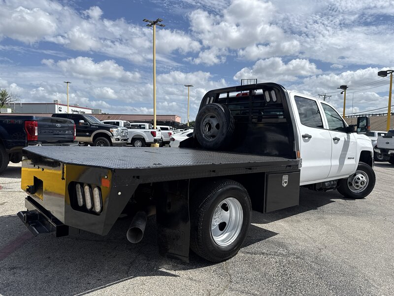 2018 Chevrolet Silverado 3500HD CC Work Truck - Photo 5 - Arlington, TX 76011