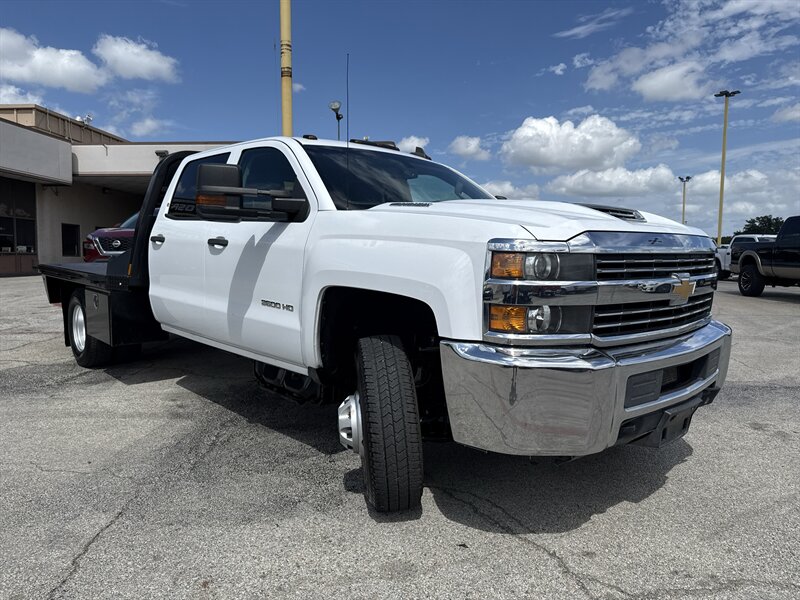 2018 Chevrolet Silverado 3500HD CC Work Truck - Photo 3 - Arlington, TX 76011