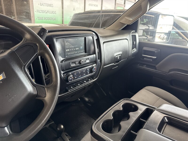 2018 Chevrolet Silverado 3500HD CC Work Truck - Photo 26 - Arlington, TX 76011