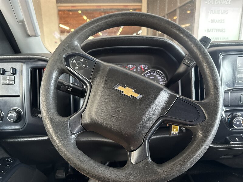 2018 Chevrolet Silverado 3500HD CC Work Truck - Photo 22 - Arlington, TX 76011