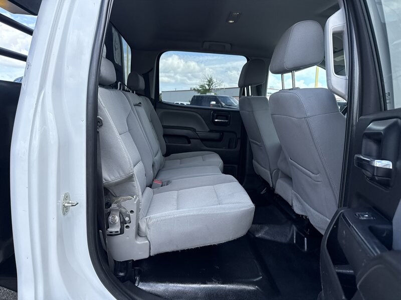 2018 Chevrolet Silverado 3500HD CC Work Truck - Photo 20 - Arlington, TX 76011