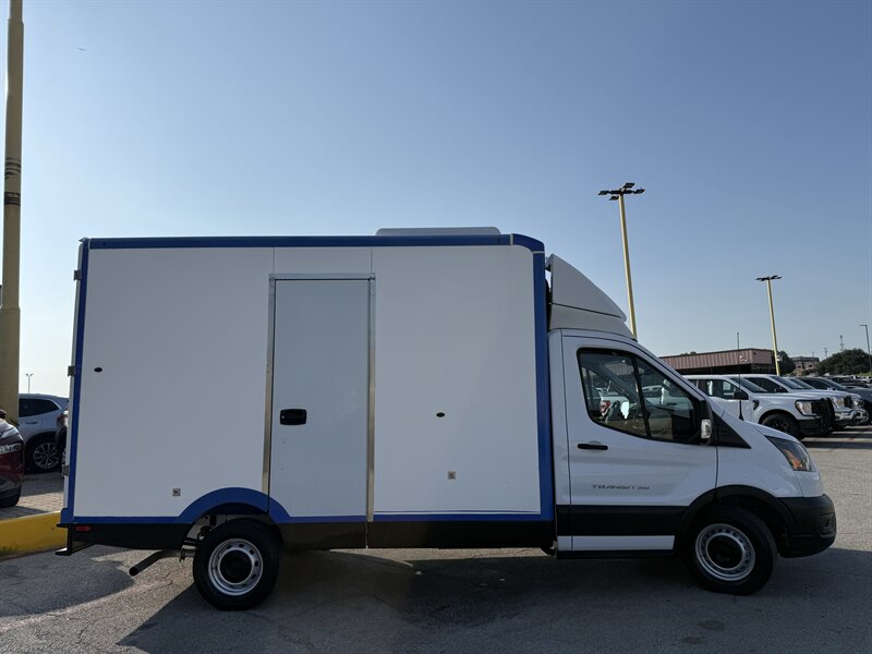 2021 Ford Transit 350 - Photo 4 - Arlington, TX 76011