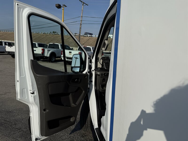 2021 Ford Transit 350 - Photo 13 - Arlington, TX 76011