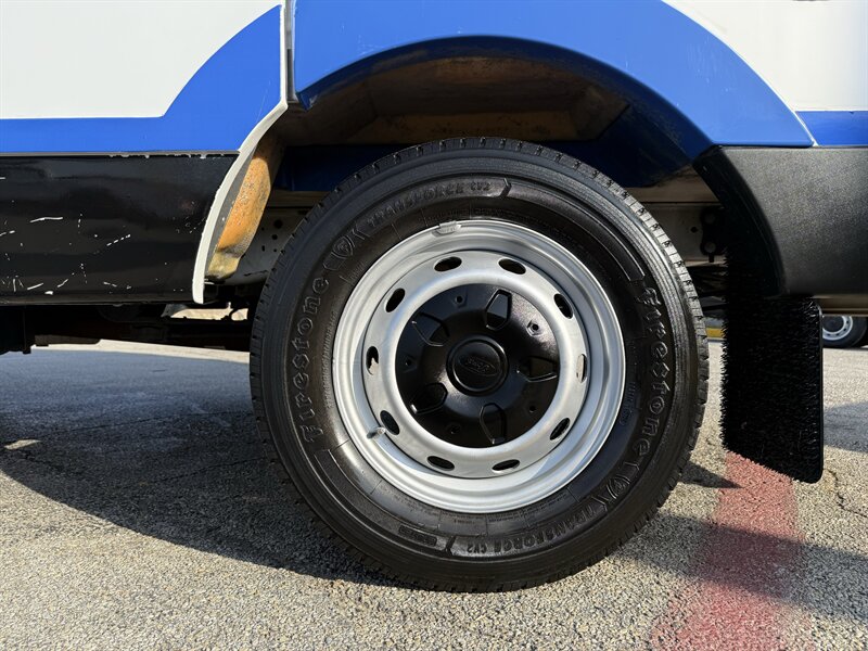 2021 Ford Transit 350 - Photo 11 - Arlington, TX 76011