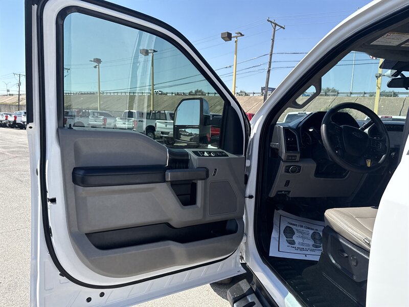 2020 Ford F-250 XLT - Photo 15 - Arlington, TX 76011