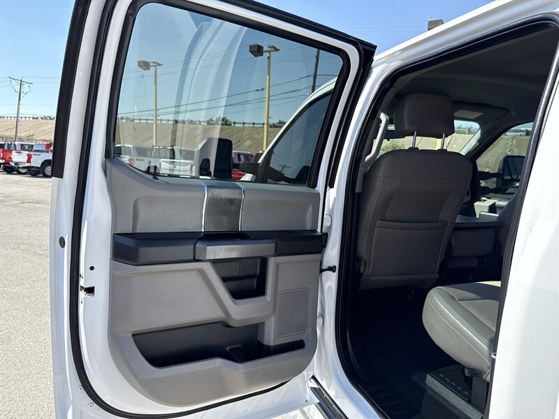 2020 Ford F-250 XLT - Photo 17 - Arlington, TX 76011