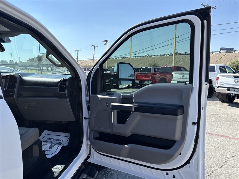 2020 Ford F-250 XLT - Photo 19 - Arlington, TX 76011