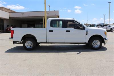 2017 Ford F-250 XL   - Photo 10 - Arlington, TX 76011