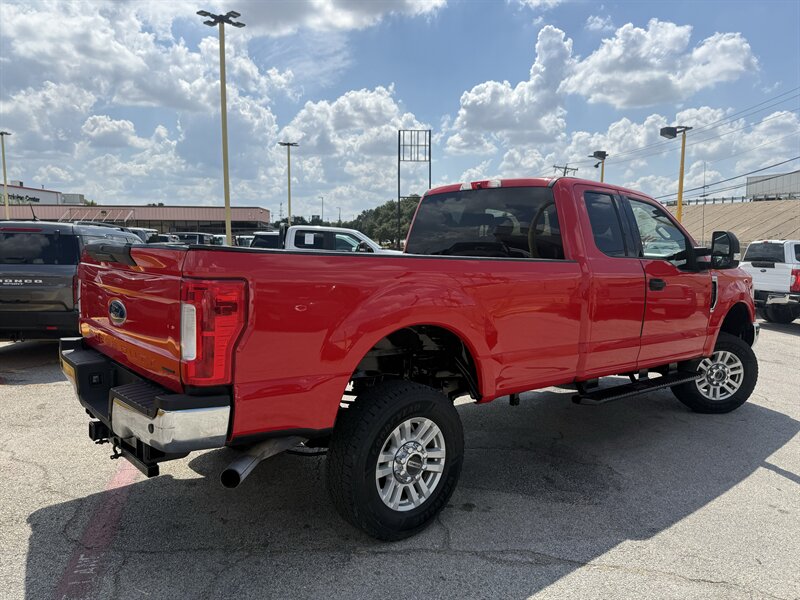2019 Ford F-250 Super Duty XLT - Photo 5 - Arlington, TX 76011
