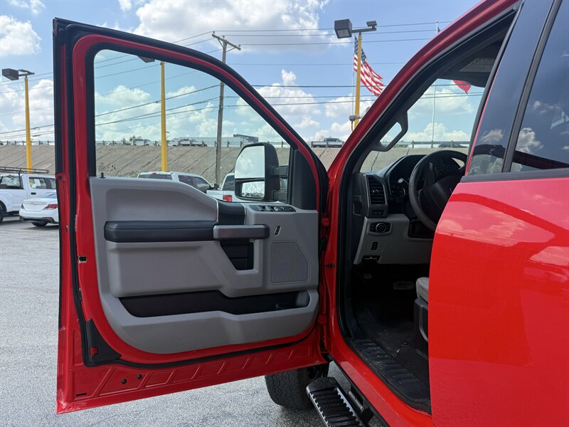2019 Ford F-250 Super Duty XLT - Photo 14 - Arlington, TX 76011