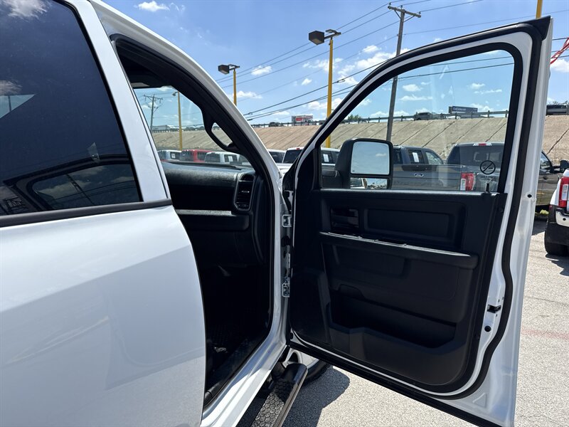 2024 RAM 2500 Tradesman - Photo 18 - Arlington, TX 76011