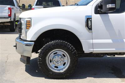 2019 Ford F-250 XL   - Photo 14 - Arlington, TX 76011