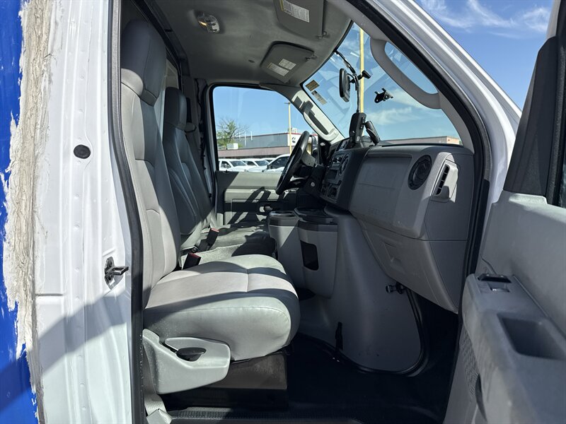 2023 Ford E-350 SD - Photo 18 - Arlington, TX 76011