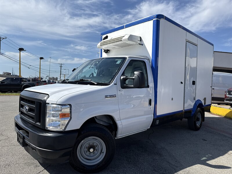 2023 Ford E-350 SD - Photo 10 - Arlington, TX 76011