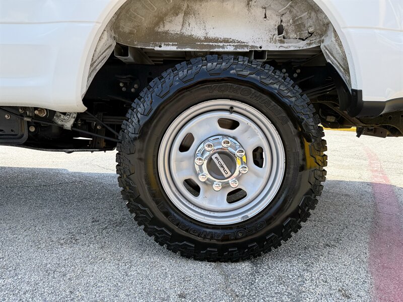 2019 Ford F-350 Super Duty XL - Photo 11 - Arlington, TX 76011