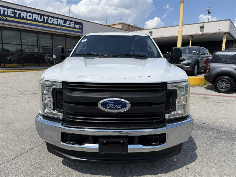 2019 Ford F-350 Super Duty XL - Photo 2 - Arlington, TX 76011
