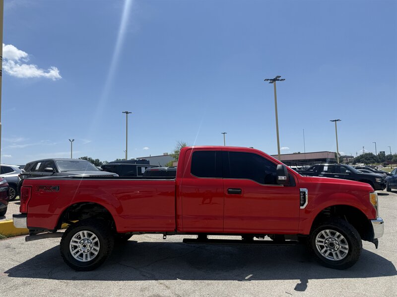 2017 Ford F-250 Super Duty XLT - Photo 4 - Arlington, TX 76011