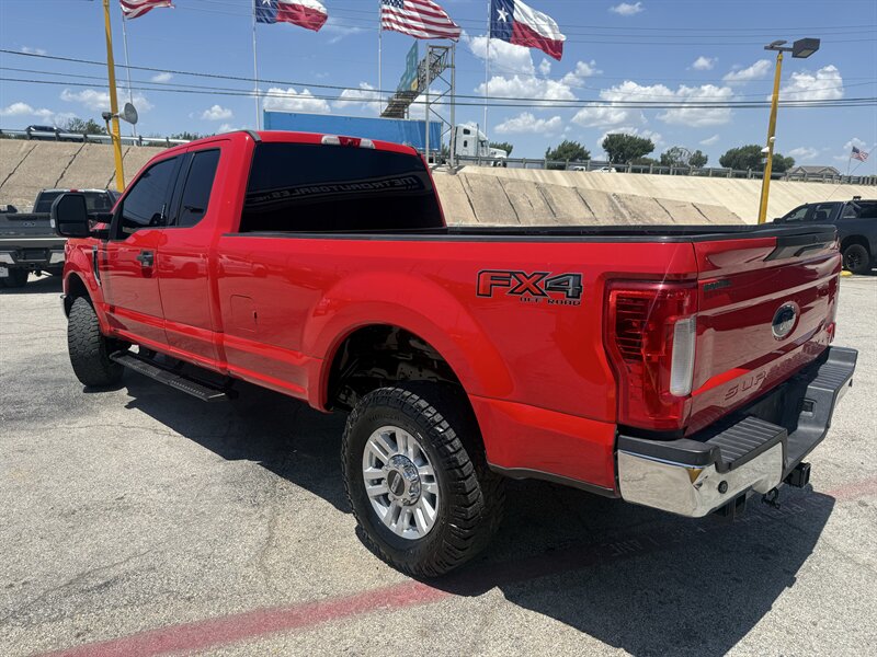2017 Ford F-250 Super Duty XLT - Photo 7 - Arlington, TX 76011