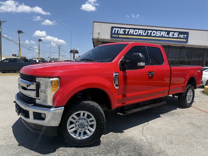 2017 Ford F-250 Super Duty XLT - Photo 9 - Arlington, TX 76011