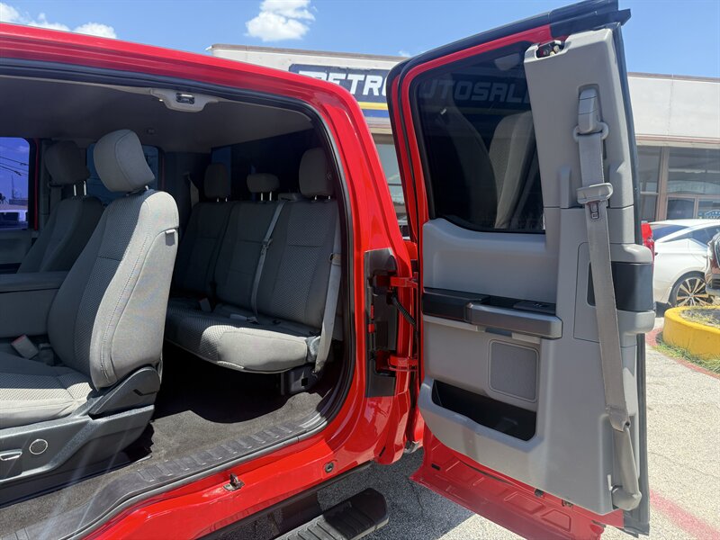 2017 Ford F-250 Super Duty XLT - Photo 15 - Arlington, TX 76011