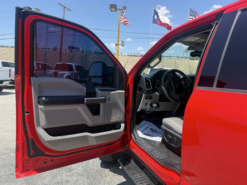 2017 Ford F-250 Super Duty XLT - Photo 13 - Arlington, TX 76011