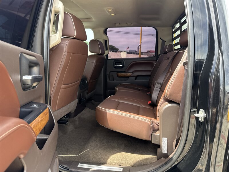 2017 Chevrolet Silverado 3500 High Country - Photo 15 - Arlington, TX 76011