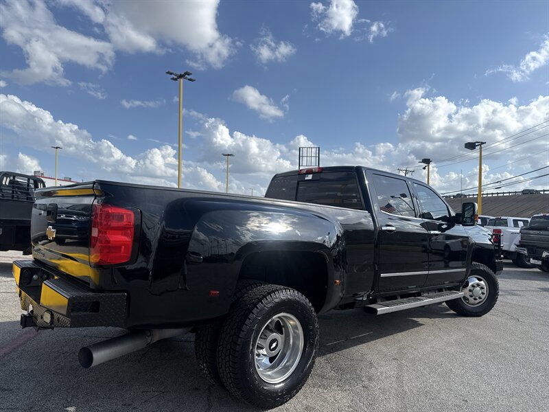 2017 Chevrolet Silverado 3500 High Country - Photo 5 - Arlington, TX 76011