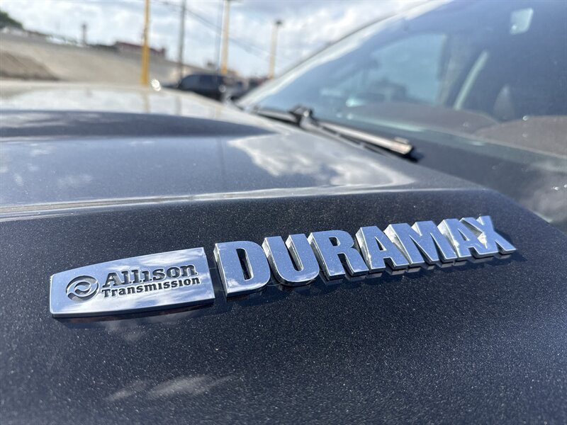 2017 Chevrolet Silverado 3500 High Country - Photo 11 - Arlington, TX 76011