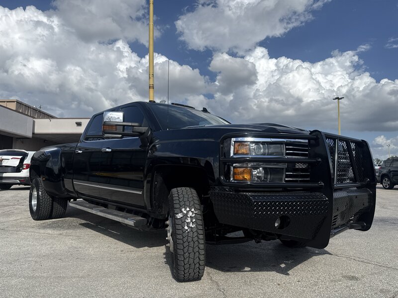 2017 Chevrolet Silverado 3500 High Country - Photo 3 - Arlington, TX 76011