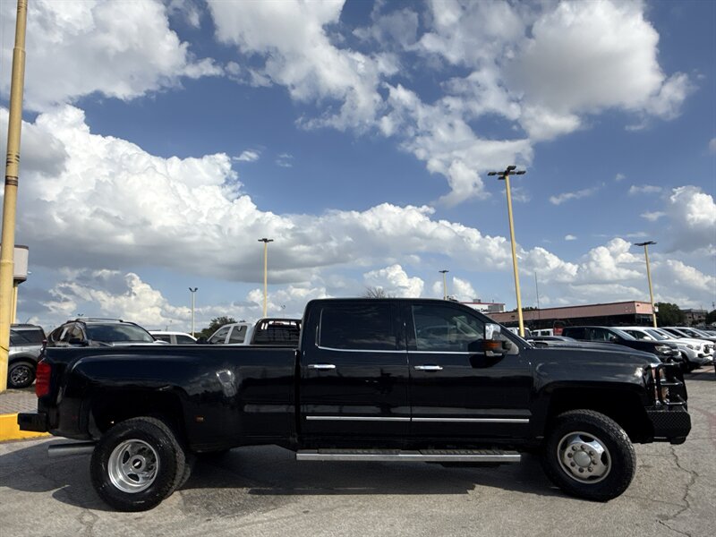 2017 Chevrolet Silverado 3500 High Country - Photo 4 - Arlington, TX 76011