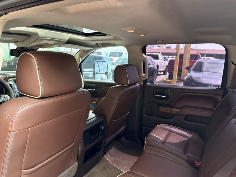 2017 Chevrolet Silverado 3500 High Country - Photo 27 - Arlington, TX 76011