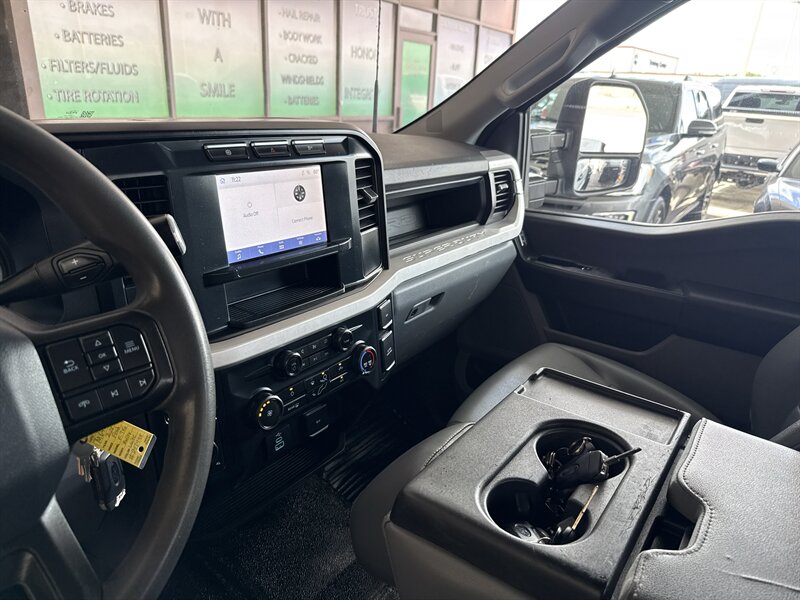 2023 Ford F-350 XL - Photo 27 - Arlington, TX 76011