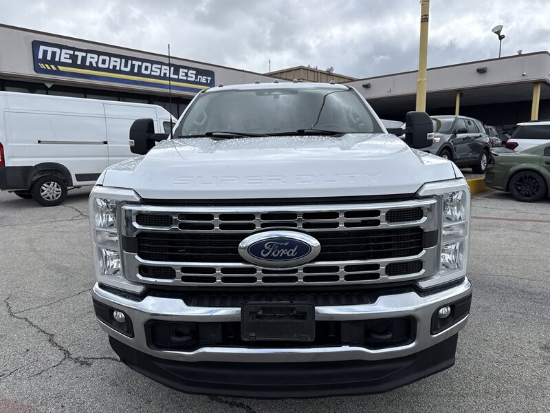 2023 Ford F-350 XL - Photo 2 - Arlington, TX 76011