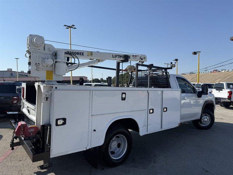 2022 GMC Sierra 3500HD CC SLE - Photo 5 - Arlington, TX 76011