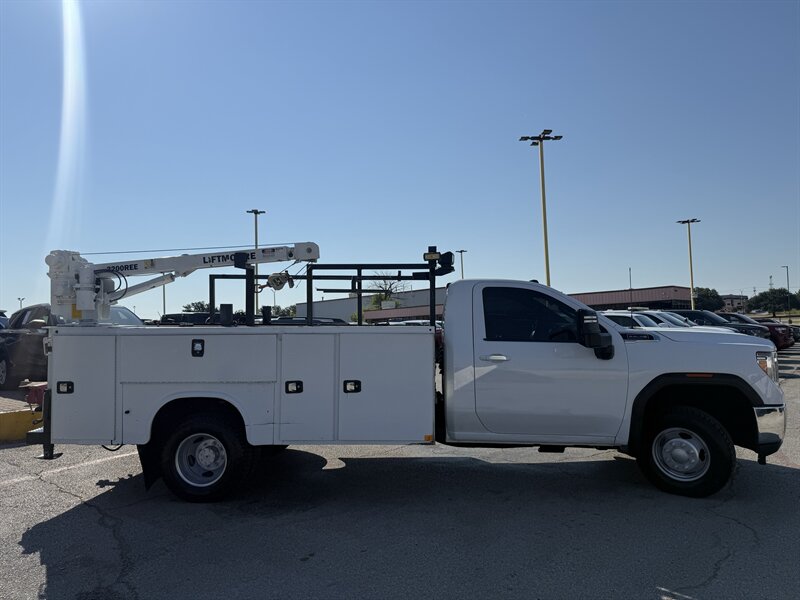 2022 GMC Sierra 3500HD CC SLE - Photo 4 - Arlington, TX 76011
