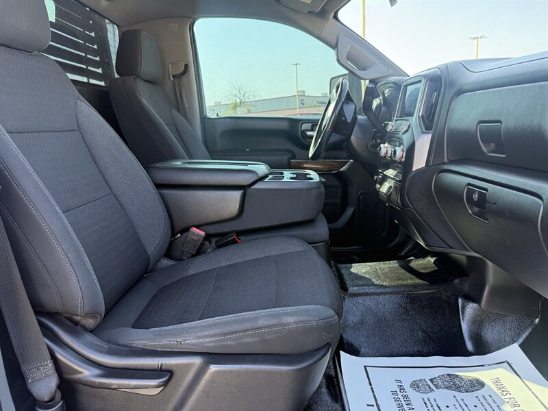 2022 GMC Sierra 3500HD CC SLE - Photo 16 - Arlington, TX 76011