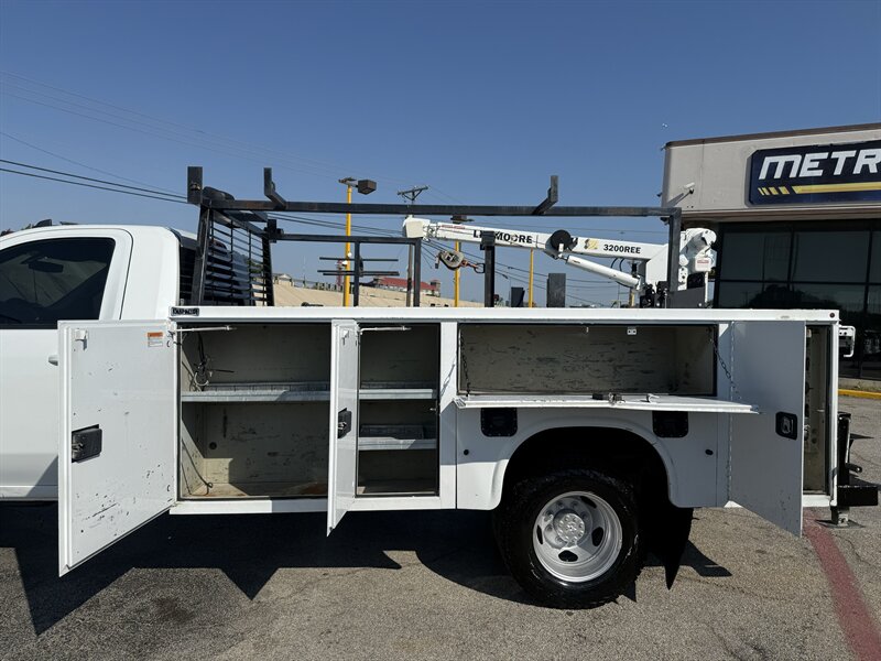 2022 GMC Sierra 3500HD CC SLE - Photo 12 - Arlington, TX 76011