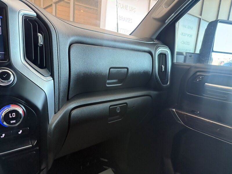 2022 GMC Sierra 3500HD CC SLE - Photo 22 - Arlington, TX 76011