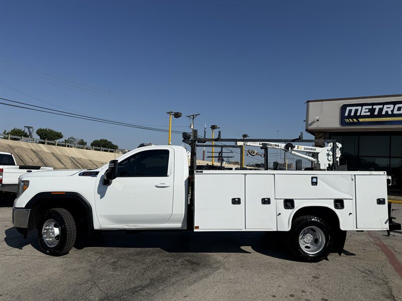 2022 GMC Sierra 3500HD CC SLE - Photo 8 - Arlington, TX 76011
