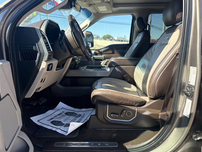 2018 Ford F-450 Super Duty Limited   - Photo 14 - Arlington, TX 76011