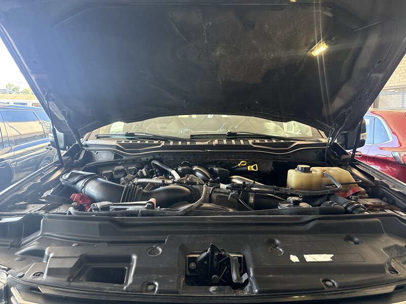 2018 Ford F-450 Super Duty Limited   - Photo 34 - Arlington, TX 76011