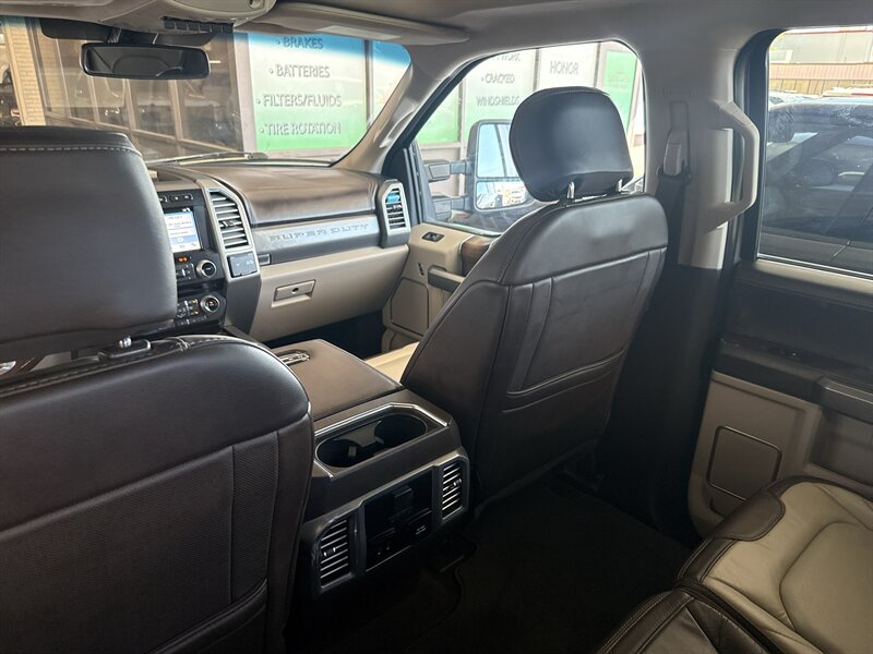 2018 Ford F-450 Super Duty Limited   - Photo 32 - Arlington, TX 76011