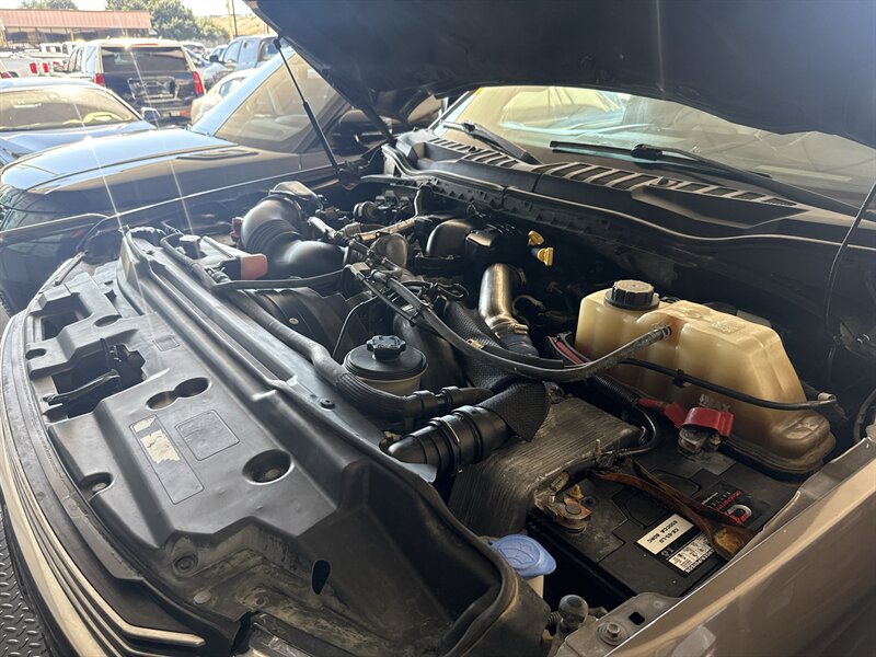 2018 Ford F-450 Super Duty Limited   - Photo 35 - Arlington, TX 76011