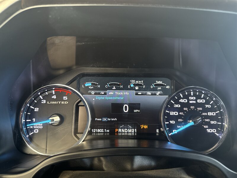 2018 Ford F-450 Super Duty Limited   - Photo 23 - Arlington, TX 76011