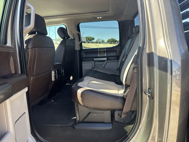 2018 Ford F-450 Super Duty Limited   - Photo 16 - Arlington, TX 76011