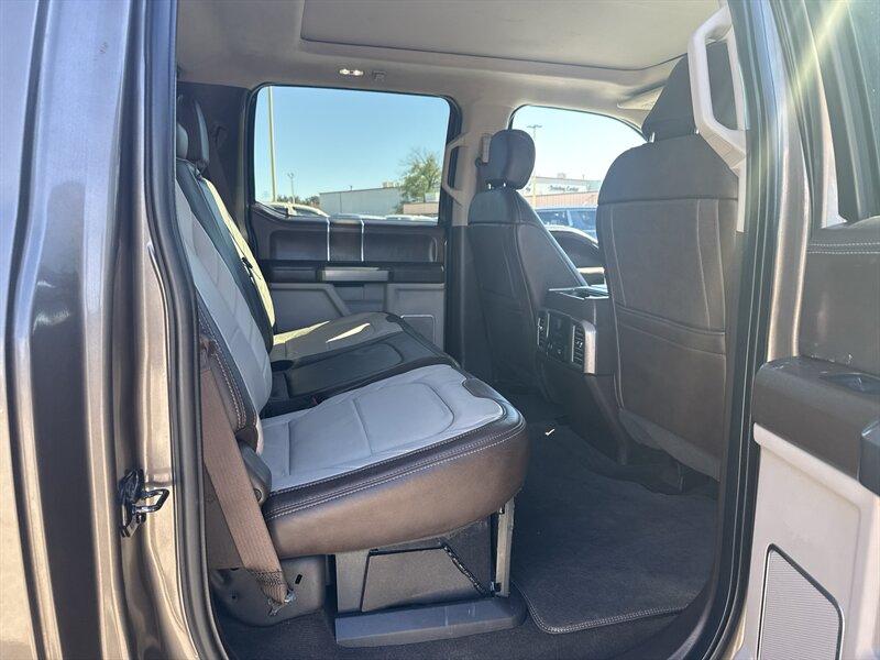 2018 Ford F-450 Super Duty Limited   - Photo 20 - Arlington, TX 76011