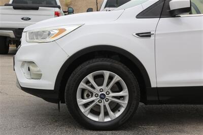 2017 Ford Escape SE   - Photo 14 - Arlington, TX 76011