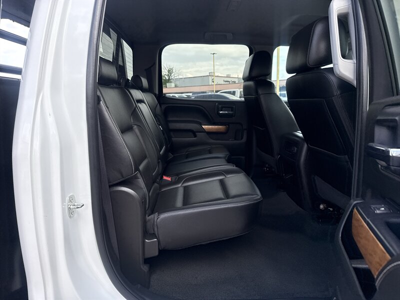2016 Chevrolet Silverado 3500HD LTZ - Photo 20 - Arlington, TX 76011