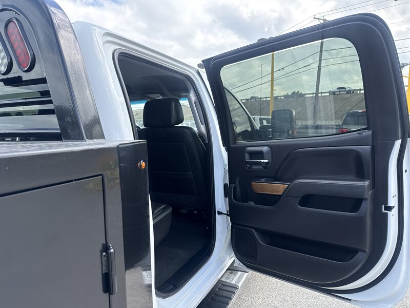 2016 Chevrolet Silverado 3500HD LTZ - Photo 19 - Arlington, TX 76011